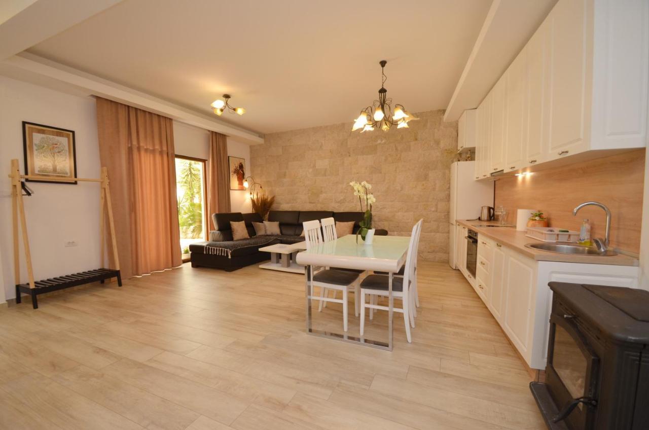 Villa Ilijana Tivat Eksteriør billede